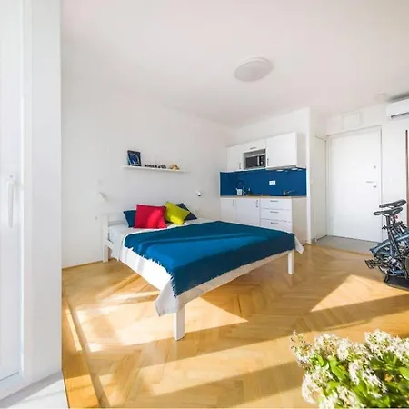 Summer Blue/2020/bikes4free Apartamento Split